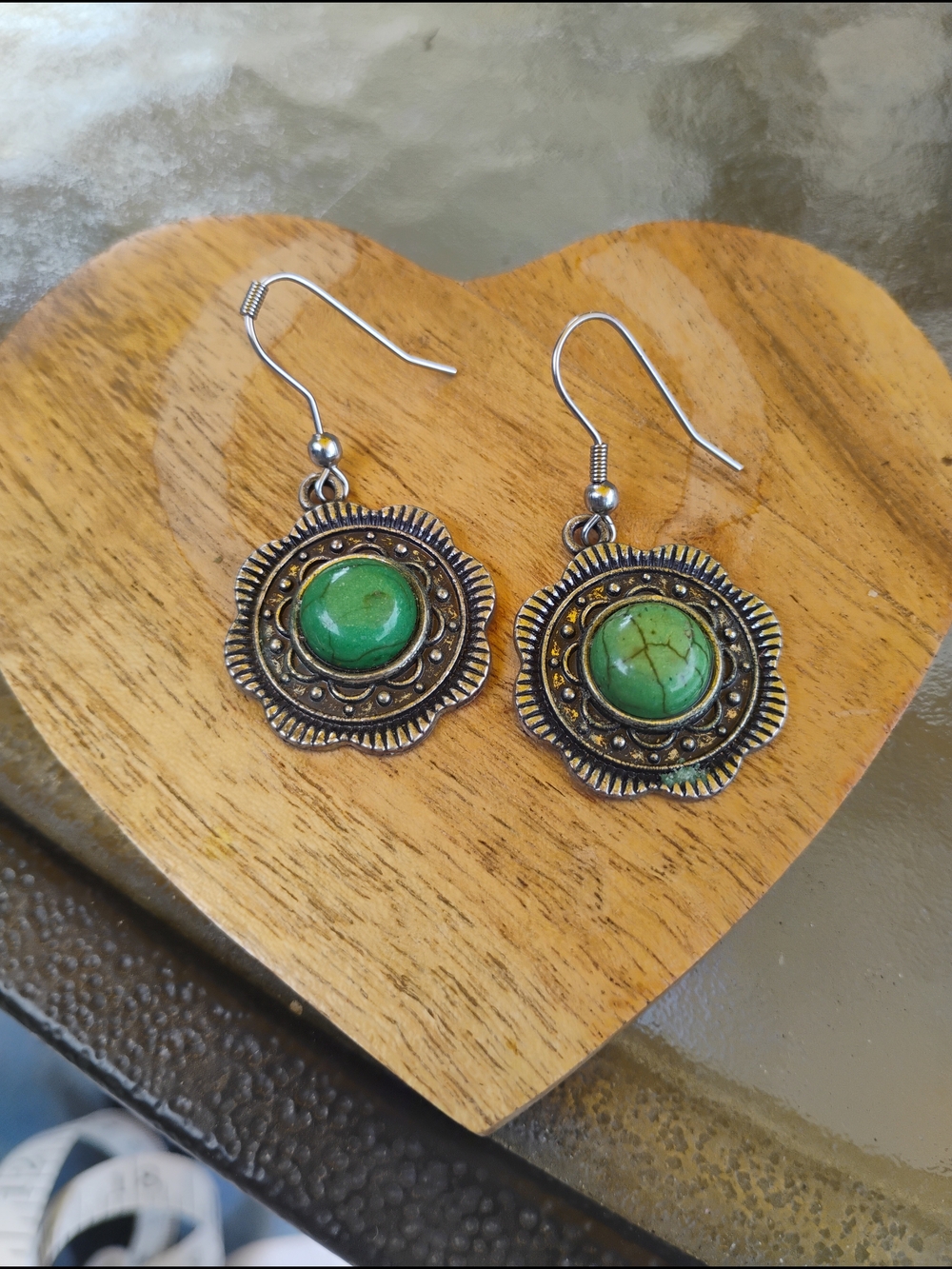 Vintage-Style Green Stone Drop Earrings - Unbranded